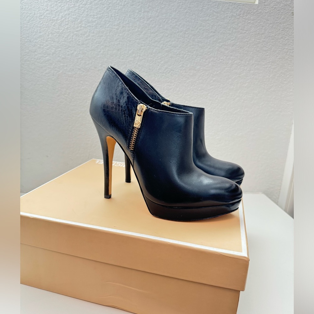 Michael Kors York bootie